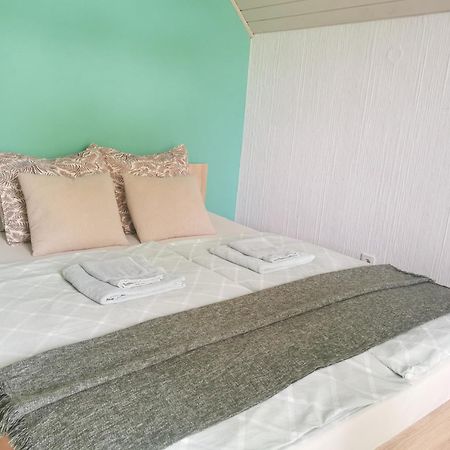 Deerwood Villa-Modern Cozy Apartment With Castle View Μπλεντ Εξωτερικό φωτογραφία