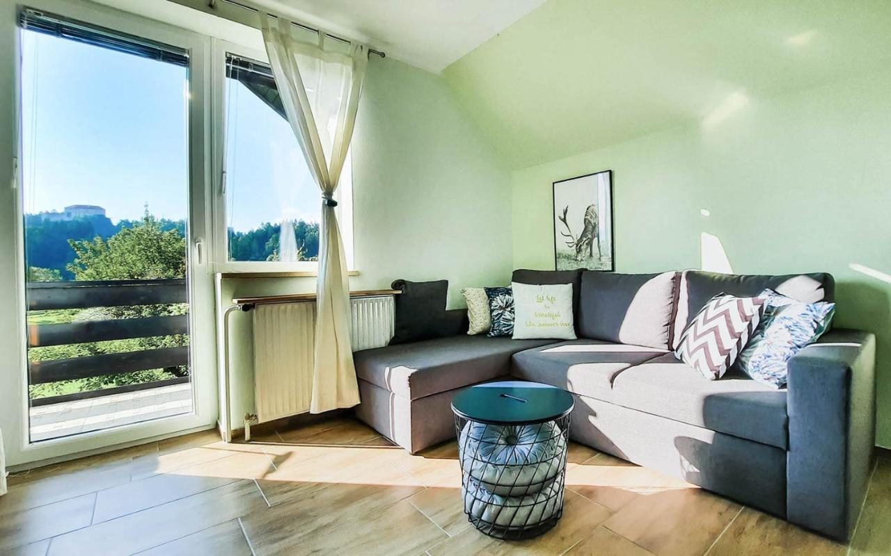 Deerwood Villa-Modern Cozy Apartment With Castle View Μπλεντ Εξωτερικό φωτογραφία