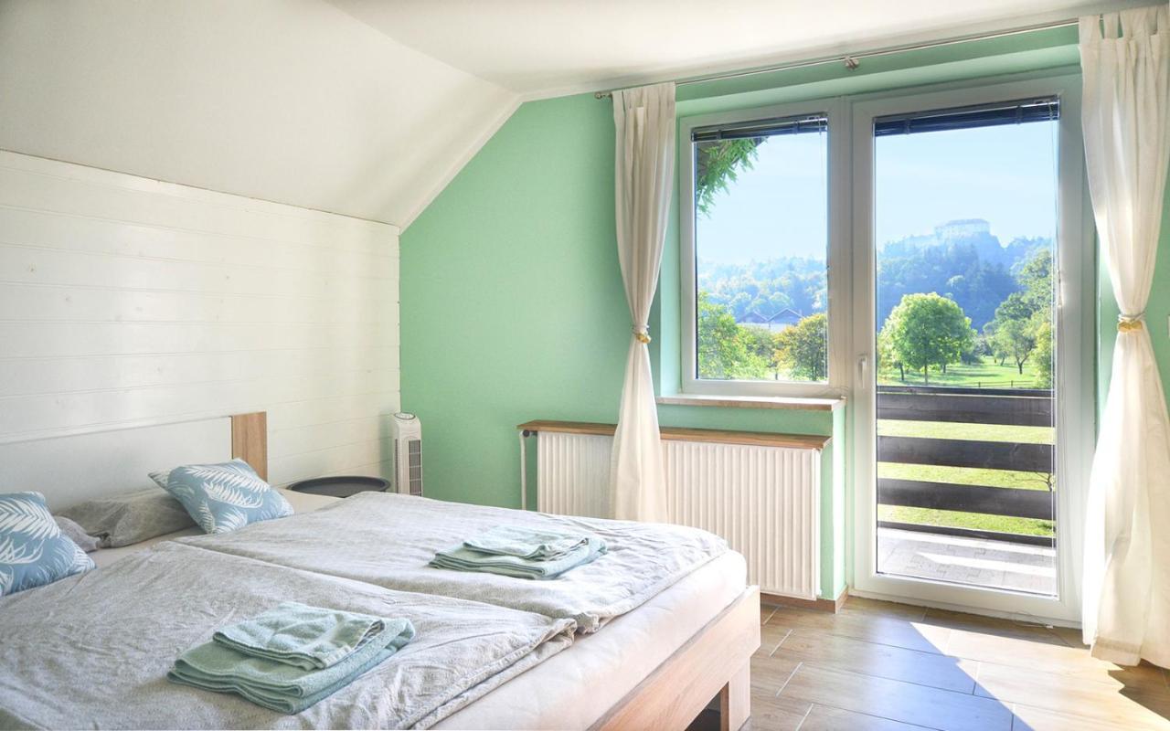 Deerwood Villa-Modern Cozy Apartment With Castle View Μπλεντ Εξωτερικό φωτογραφία