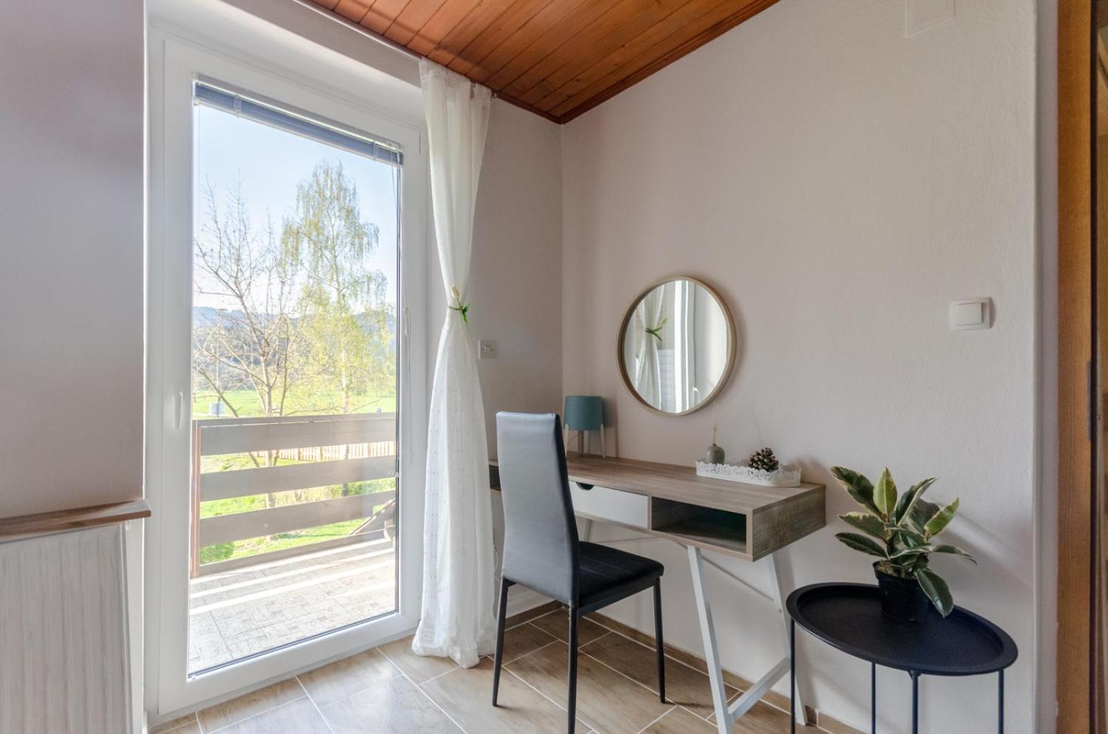 Deerwood Villa-Modern Cozy Apartment With Castle View Μπλεντ Εξωτερικό φωτογραφία